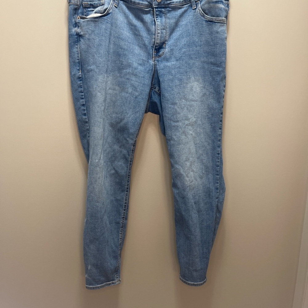Old Navy Light Blue Relaxed Fit Jeans